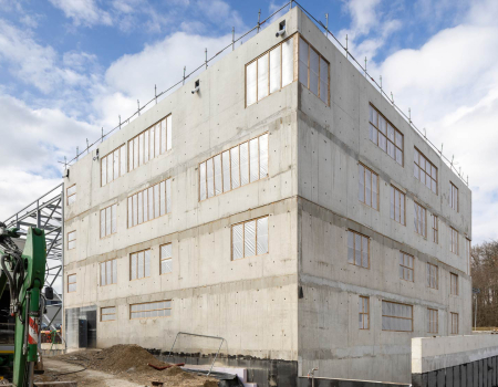 Construction d'un bâtiment administratif et d'un hall industriel à Contern